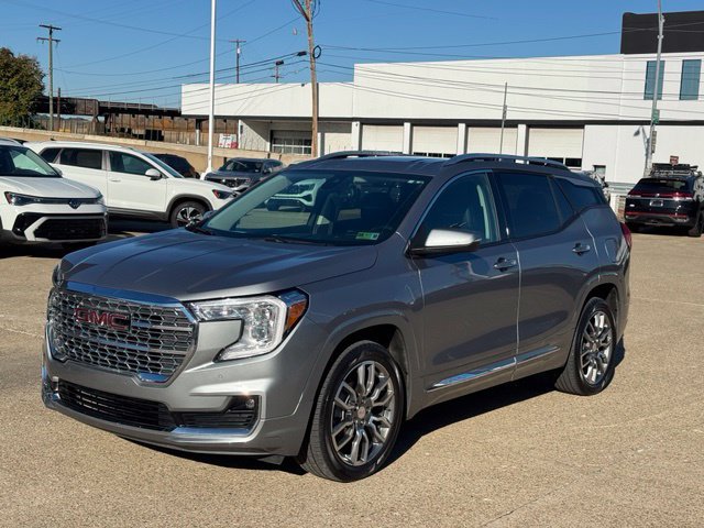 Used 2024 GMC Terrain Denali AWD/4WD image 1
