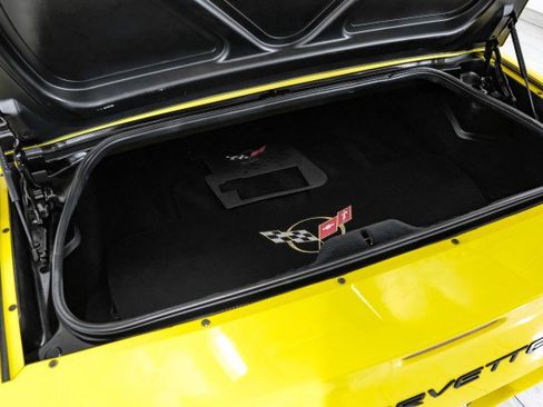 Used 2000 Chevrolet Corvette Convertible w/ Memory Pkg image 45