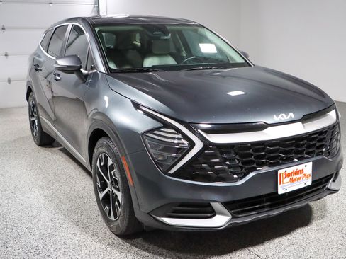 Used 2025 Kia Sportage EX FWD image 5