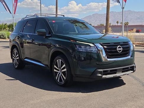 Certified 2023 Nissan Pathfinder Platinum w/ Cargo Package FWD image 6