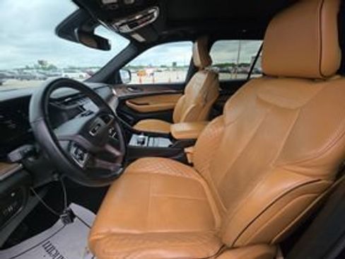 Used 2022 Jeep Grand Cherokee Summit AWD/4WD image 4