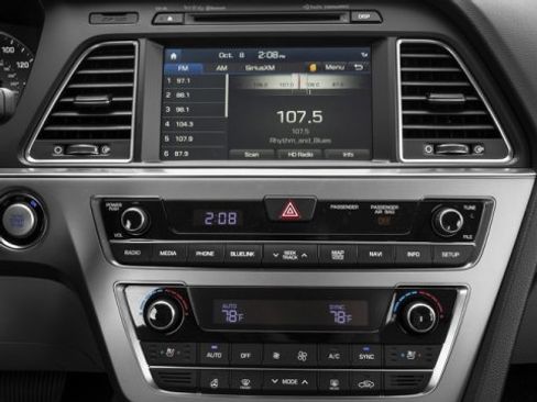 Used 2017 Hyundai Sonata Limited w/ Tech Package 03 image 13