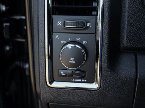 Used 2018 RAM 2500 Laramie w/ Sport Appearance Group AWD/4WD image 16