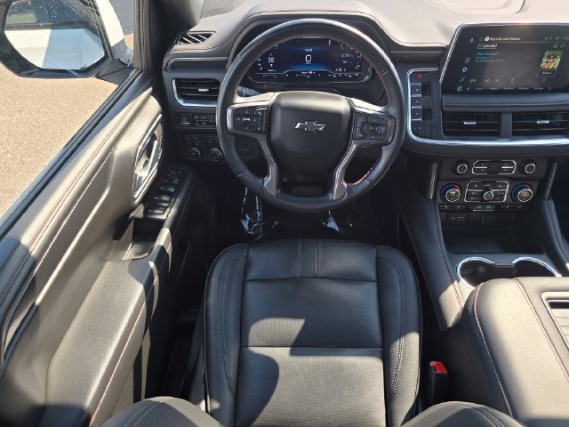 Used 2023 Chevrolet Suburban RST w/ Luxury Package AWD/4WD image 4