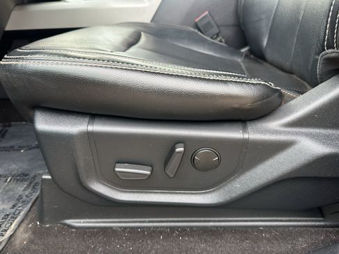 Used 2019 Ford F150 Lariat w/ Equipment Group 502A Luxury AWD/4WD image 20