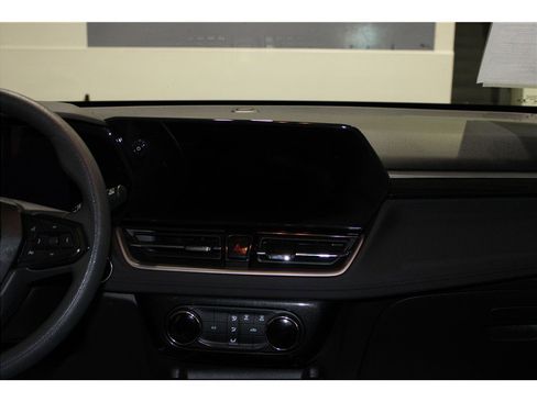 Used 2025 Chevrolet TrailBlazer LT image 15