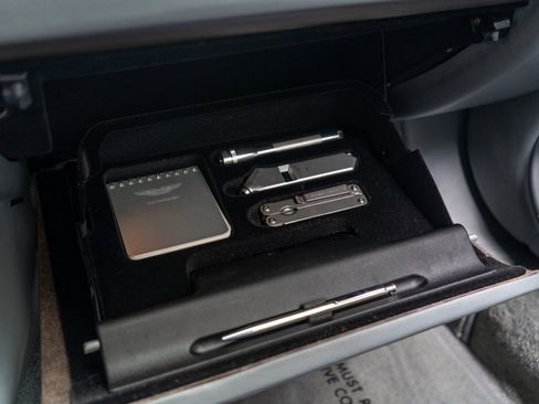 Used 2003 Aston Martin Vanquish image 33