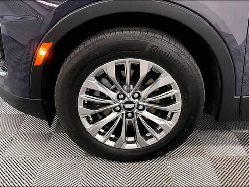 Used 2024 Cadillac XT4 Premium Luxury FWD image 10