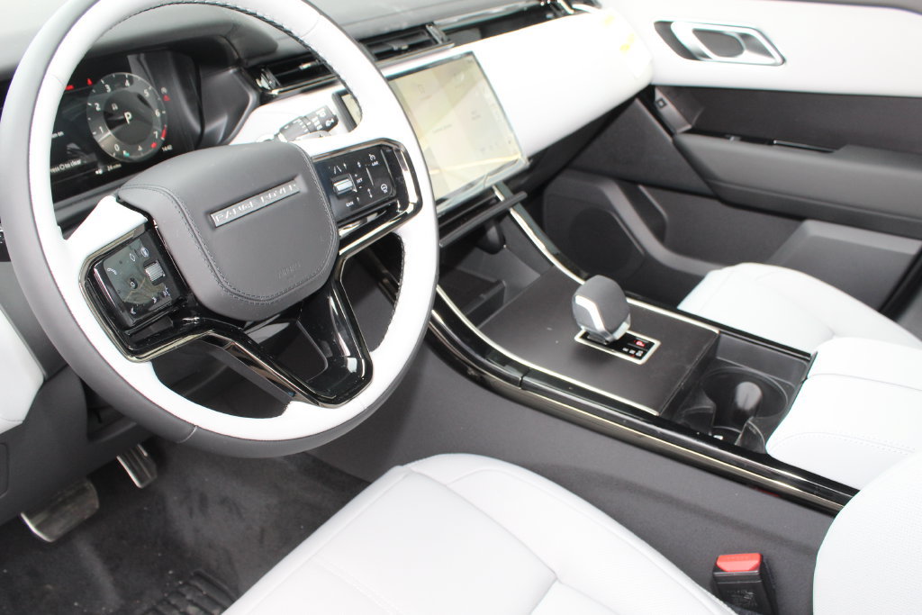 New 2026 Land Rover Range Rover Velar Dynamic SE AWD/4WD image 36