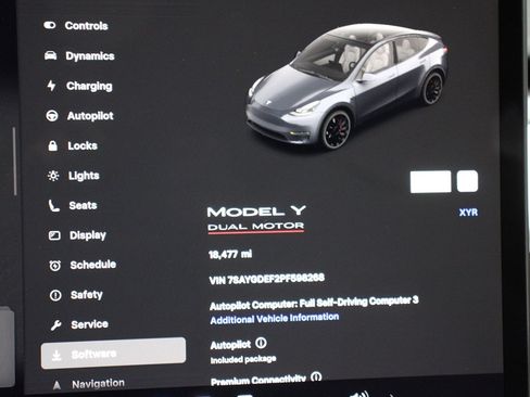 Used 2023 Tesla Model Y Performance image 17