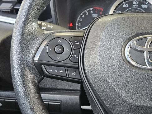 Used 2021 Toyota Corolla LE image 26