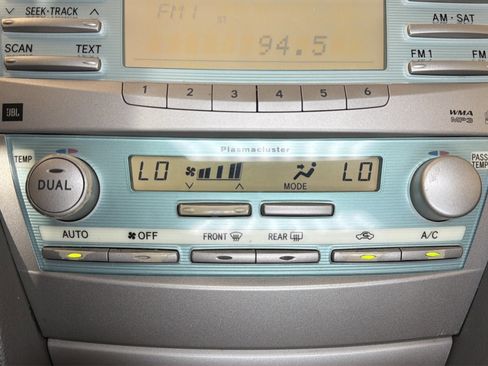 Used 2008 Toyota Camry Hybrid FWD image 25