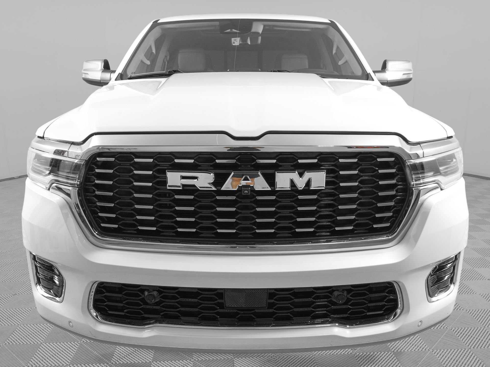 Used 2025 RAM 1500 Tungsten AWD/4WD image 2