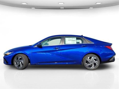 New 2026 Hyundai Elantra Limited FWD image 5