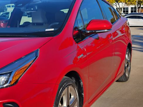 Used 2019 Toyota Prius image 9