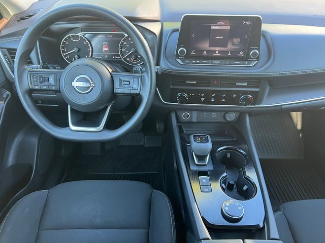 Used 2023 Nissan Rogue S AWD/4WD image 3