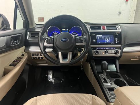 Used 2017 Subaru Outback 2.5i Premium AWD/4WD image 13