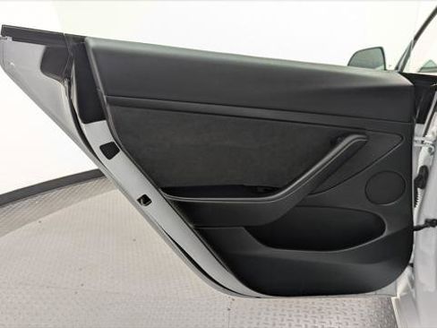 Used 2023 Tesla Model 3 Standard Range image 14