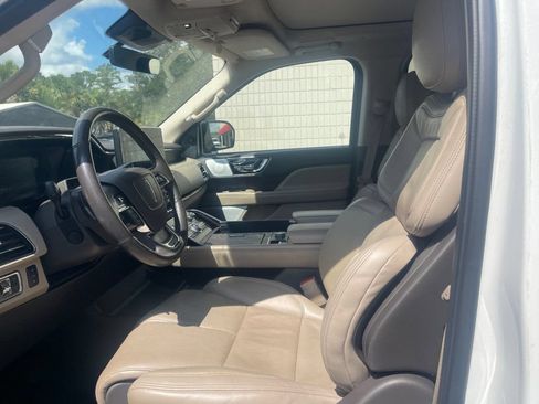 Used 2023 Lincoln Navigator L Reserve AWD/4WD image 11