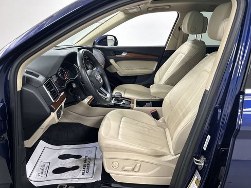 Used 2023 Audi Q5 2.0T Premium w/ Convenience Package AWD/4WD image 9