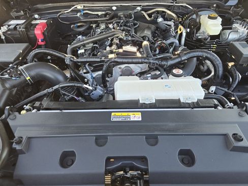 Certified 2025 Toyota Tacoma SR5 image 32