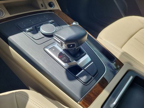 Used 2019 Audi Q5 2.0T Premium AWD/4WD image 31