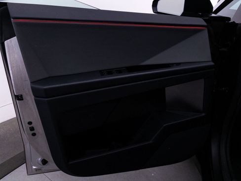 Used 2024 Tesla Cybertruck AWD Crew Cab image 18