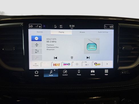 Used 2024 Chrysler Pacifica Touring-L w/ Road Tripper Package AWD/4WD image 17