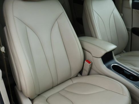 Used 2019 Lincoln MKC Premiere FWD image 15