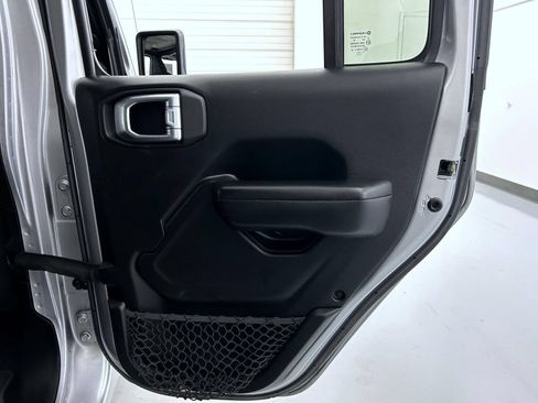 Used 2019 Jeep Wrangler Unlimited Sport S AWD/4WD image 17