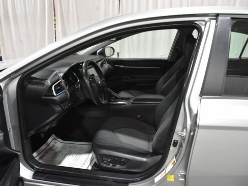Used 2018 Toyota Camry LE FWD image 30