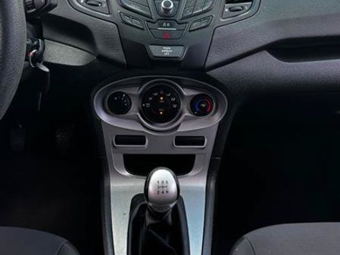 Used 2019 Ford Fiesta SE FWD image 11