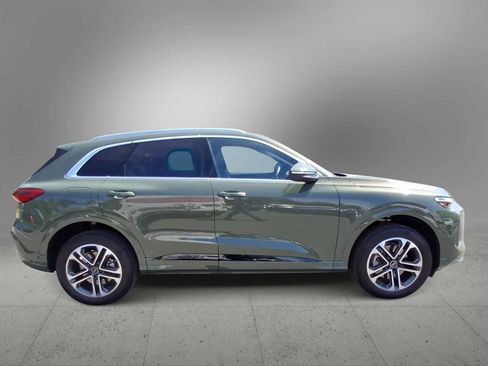 Certified 2025 Audi Q5 Premium AWD/4WD image 9