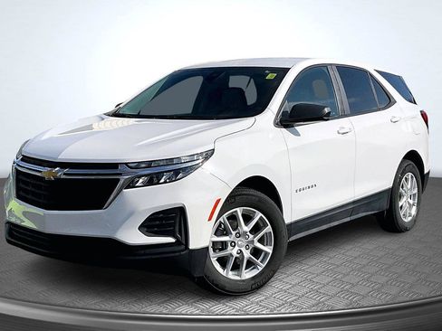 Used 2024 Chevrolet Equinox LS w/ LS Convenience Package FWD image 1