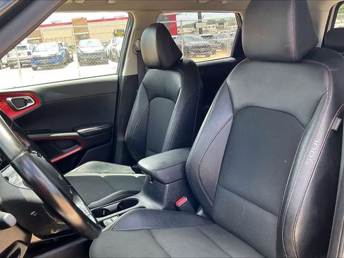 Used 2023 Kia Soul GT-Line w/ GT-Line Technology Package FWD image 11