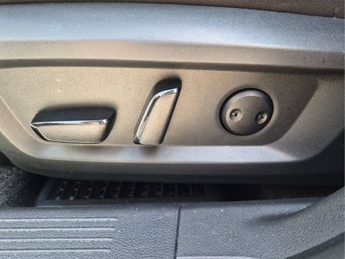 Used 2023 Nissan Rogue SV AWD/4WD image 14