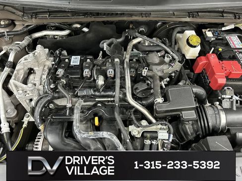 Used 2025 Nissan Kicks SV AWD/4WD image 23
