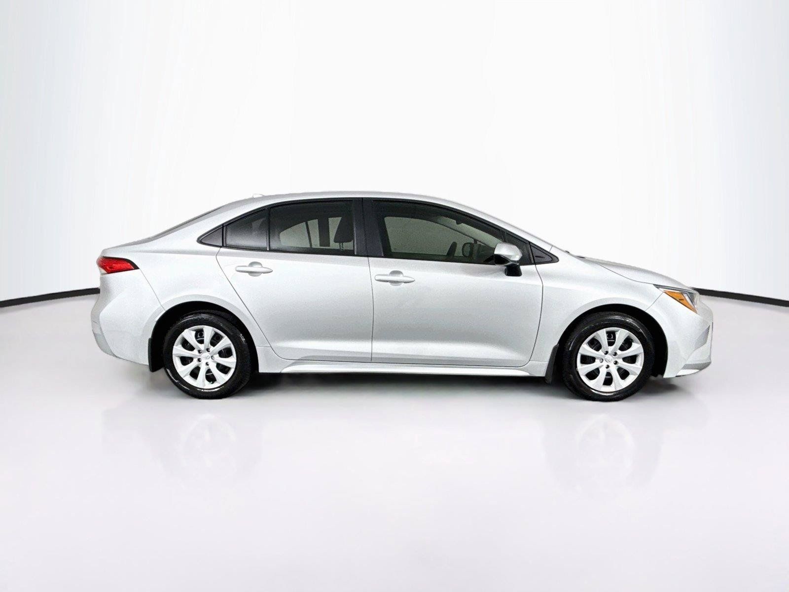 Used 2026 Toyota Corolla LE FWD image 11