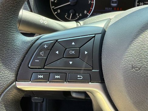 Used 2025 Nissan Altima 2.5 SV FWD image 24