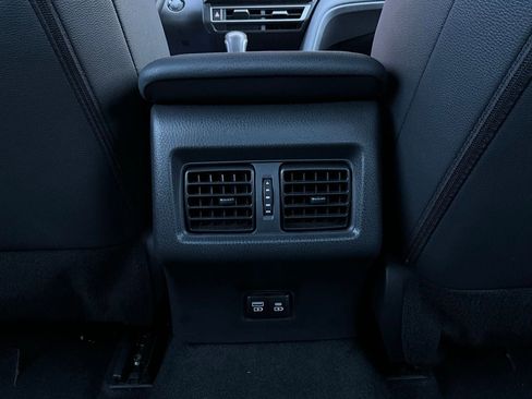 Used 2025 Toyota Camry SE image 13