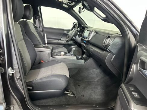 Used 2023 Toyota Tacoma TRD Off-Road image 28
