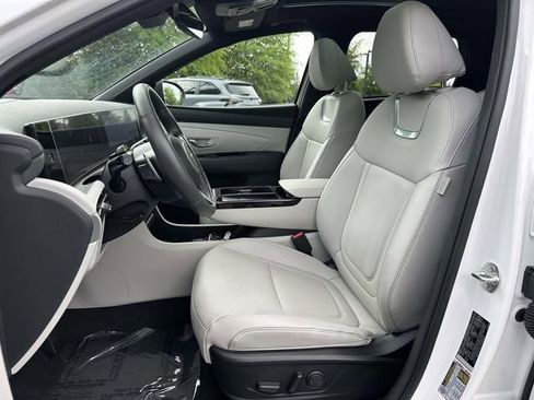 Used 2025 Hyundai Tucson Limited FWD image 14