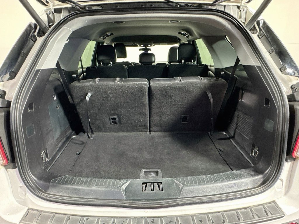 Used 2021 Ford Explorer XLT w/ Equipment Group 202A RWD image 31
