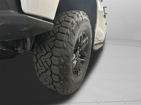 Used 2020 Chevrolet Silverado 1500 LT Trail Boss image 4