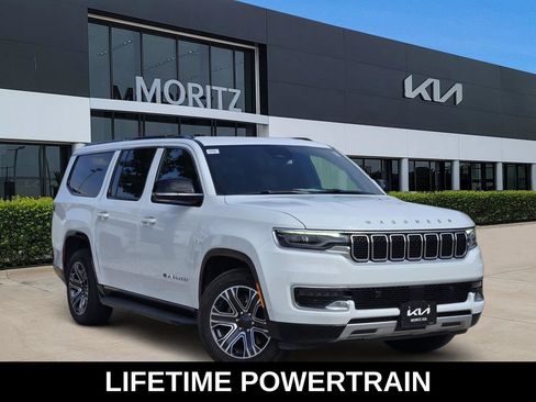 Used 2024 Jeep Wagoneer L Series II w/ Flexible Seating Group RWD image 1