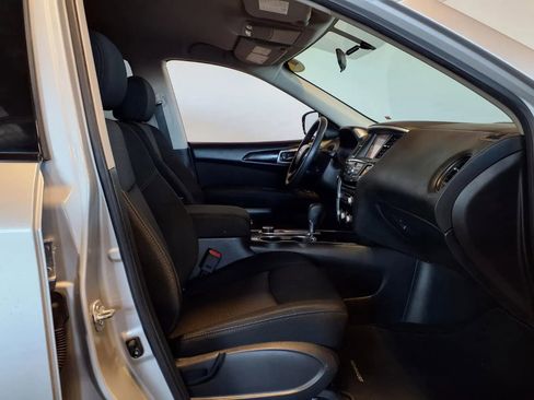 Used 2017 Nissan Pathfinder S image 12