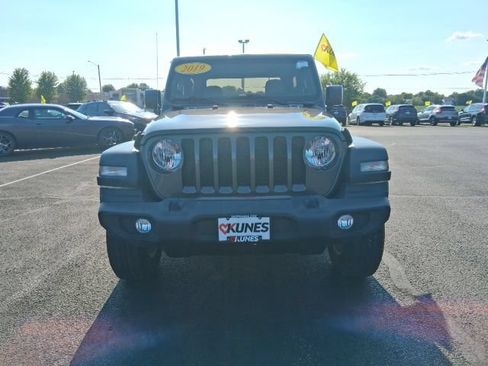 Used 2019 Jeep Wrangler Sport AWD/4WD image 4