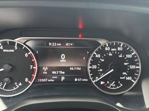 Used 2023 Nissan Rogue SV image 24