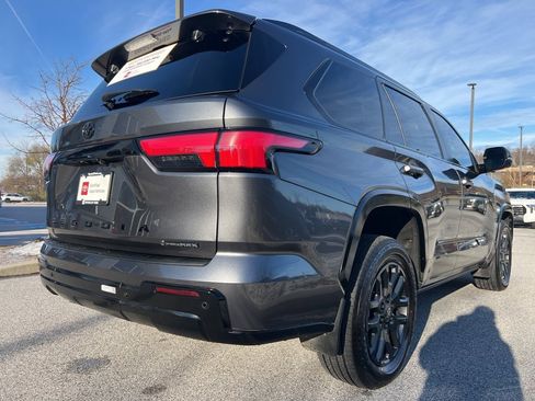 Certified 2025 Toyota Sequoia Platinum image 3