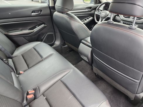 Used 2024 Nissan Altima 2.5 SR FWD image 20